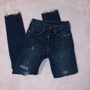 levi’s distressed straight leg jeans